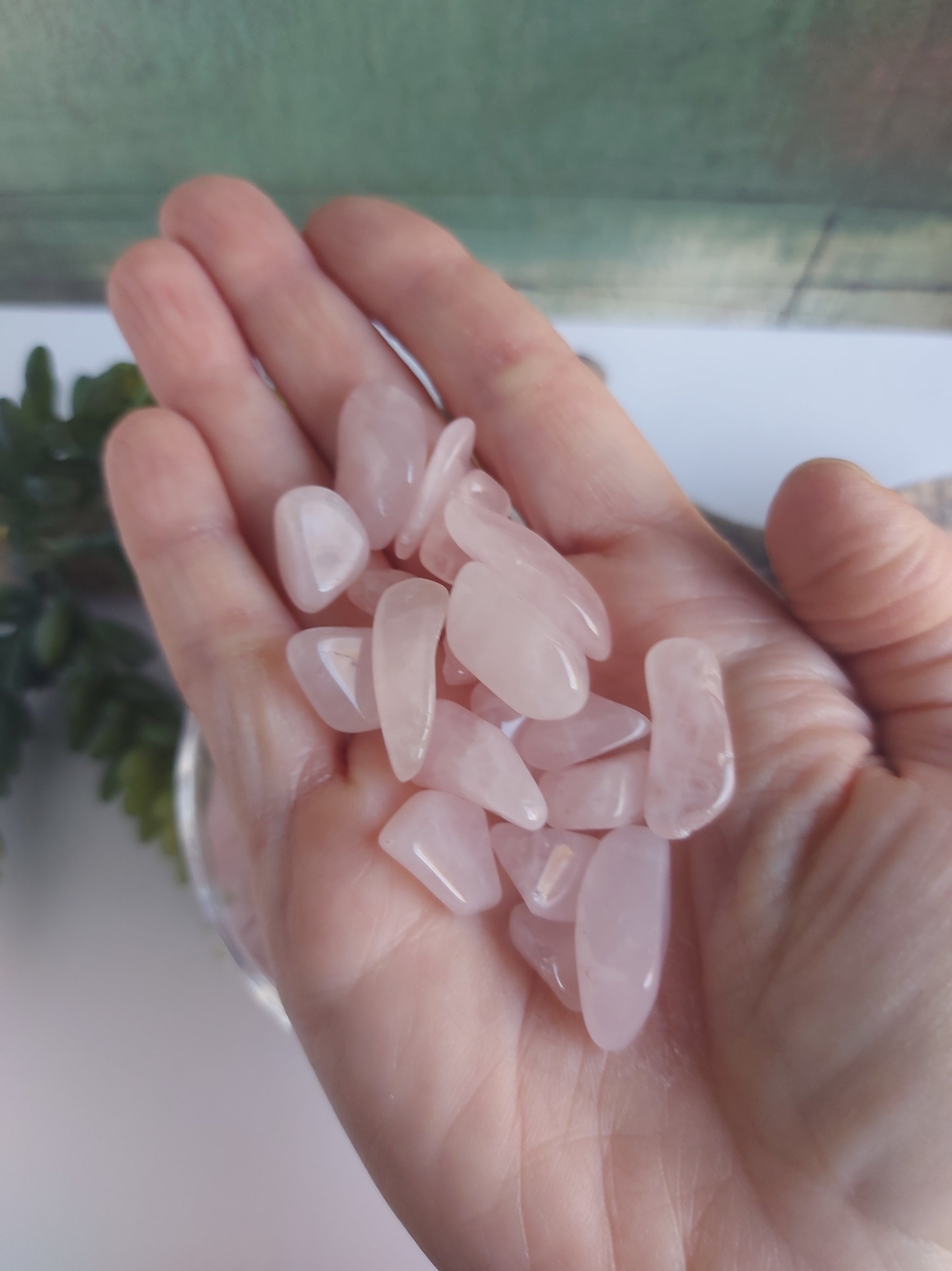 tumbled rose quartz