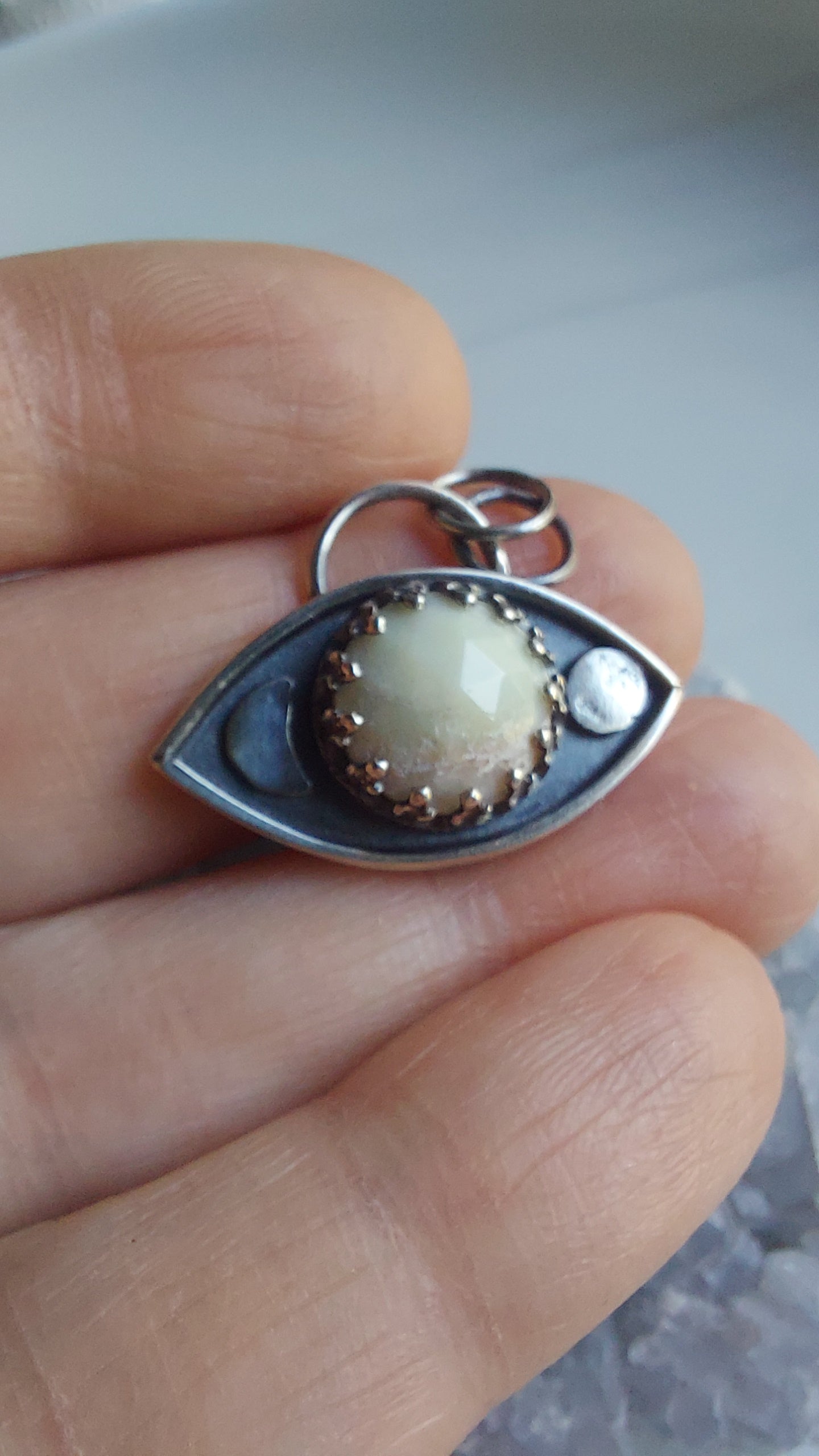 Eye of Protection with White agate