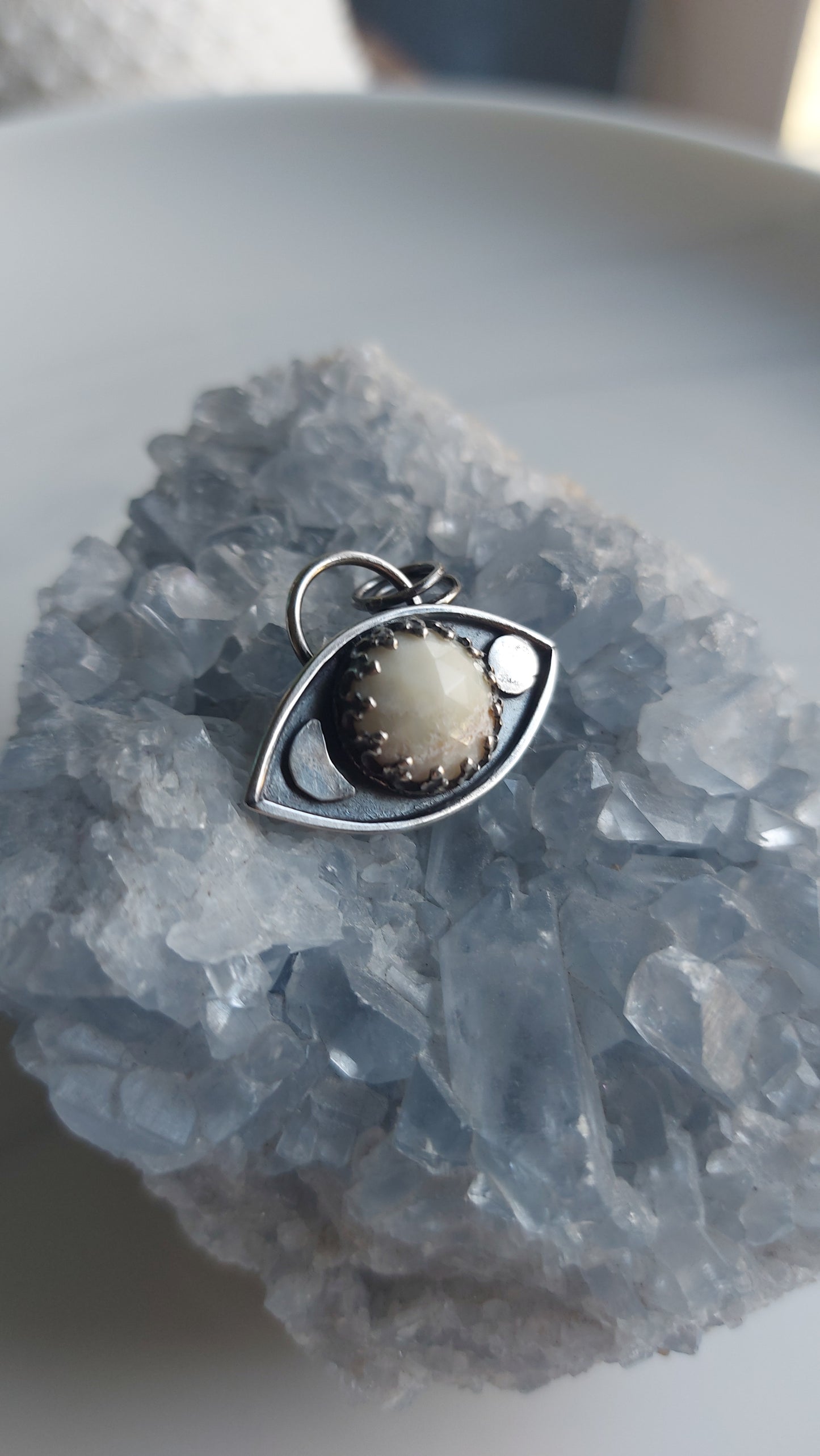Eye of Protection with White agate