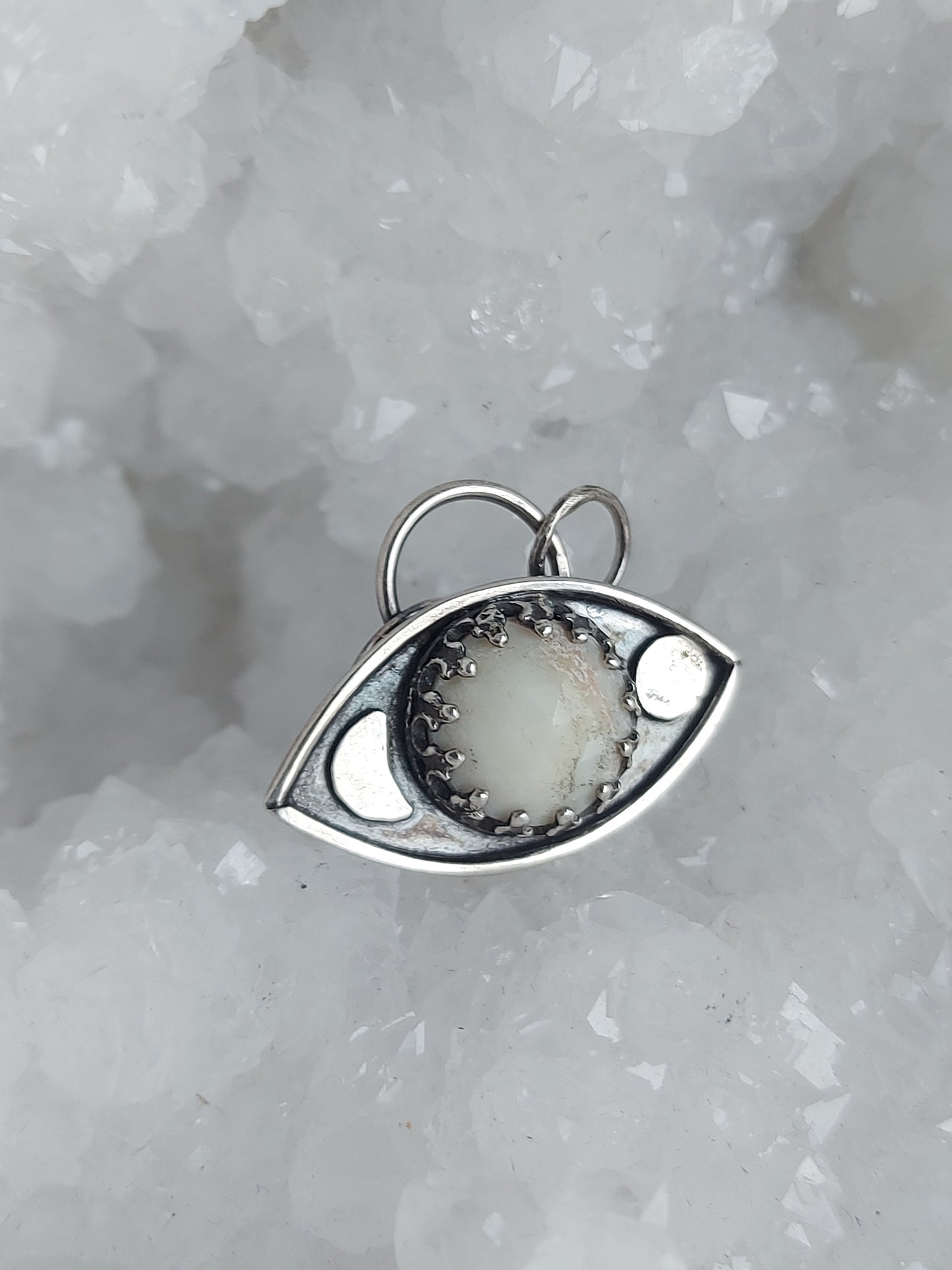 Eye of Protection with White agate