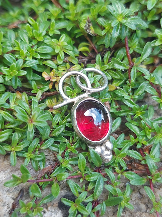 Everyday Elegance Collection Mini garnet pendant