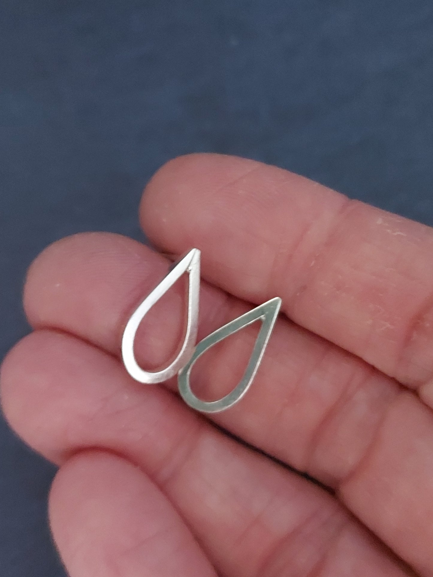 Tear drop mini studs