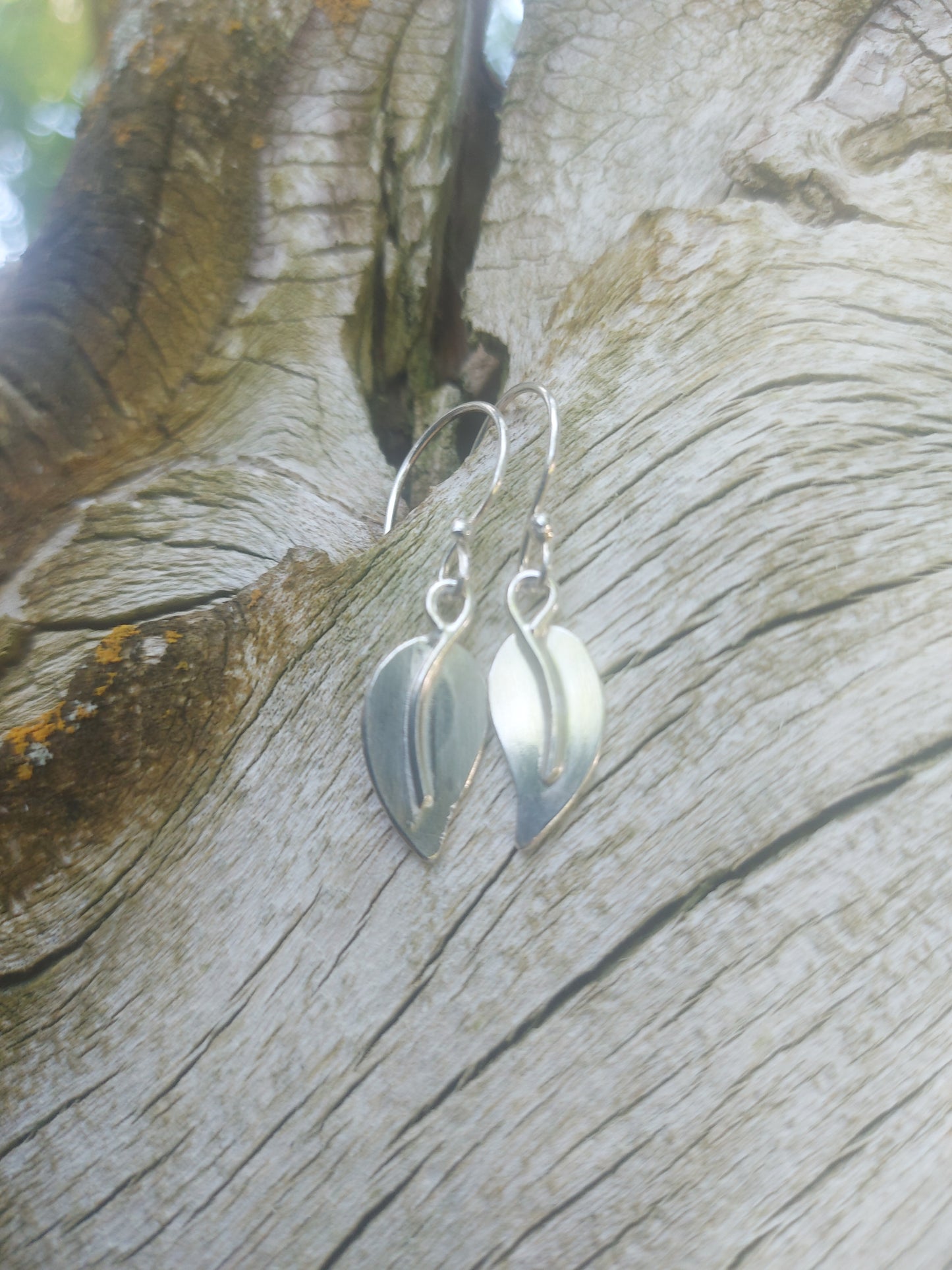 Leaf dangle earrings