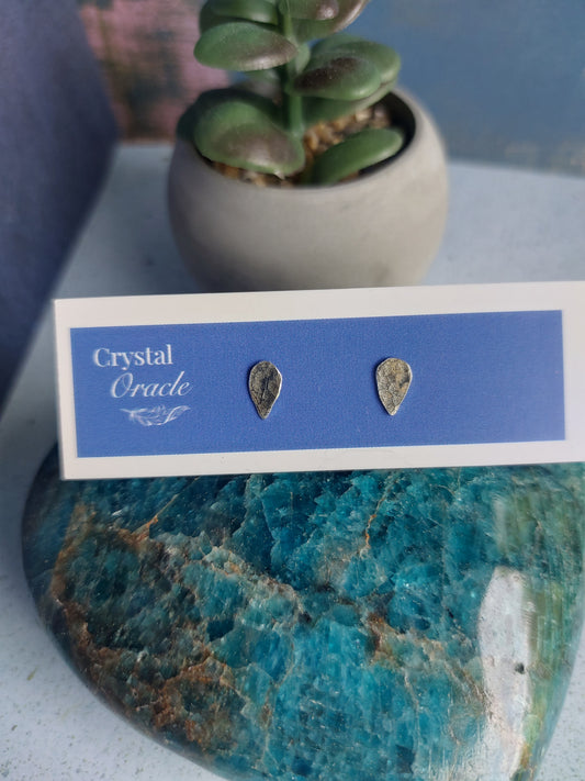 Mini petal studs