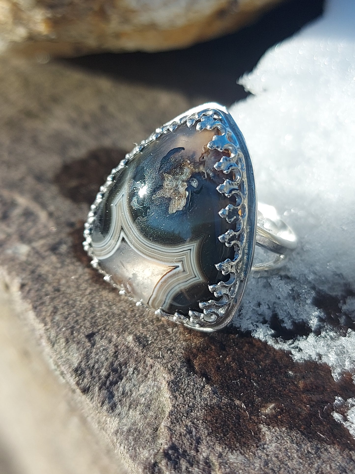 agate triangle scalloped edge ring