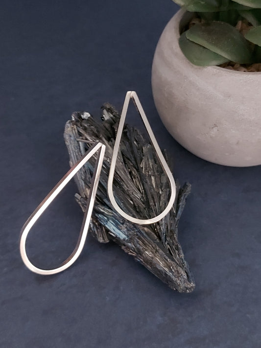 Tear drop large stud earring