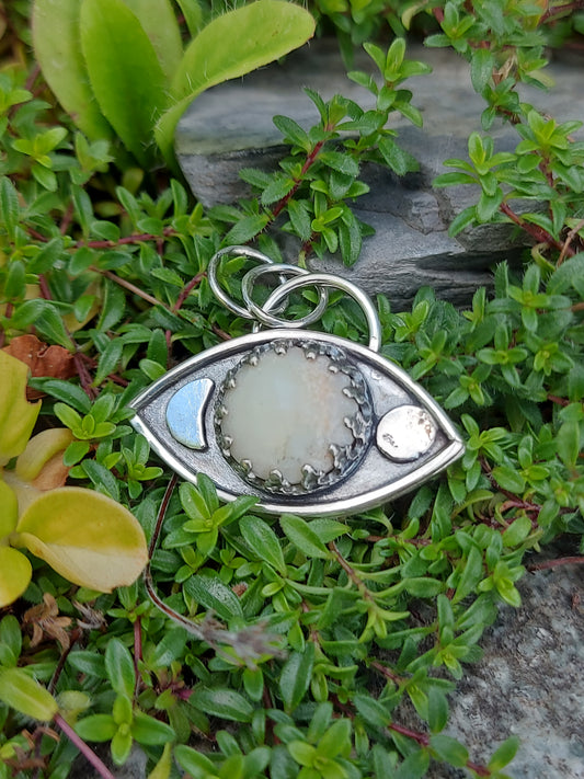 Eye of Protection  with White agate