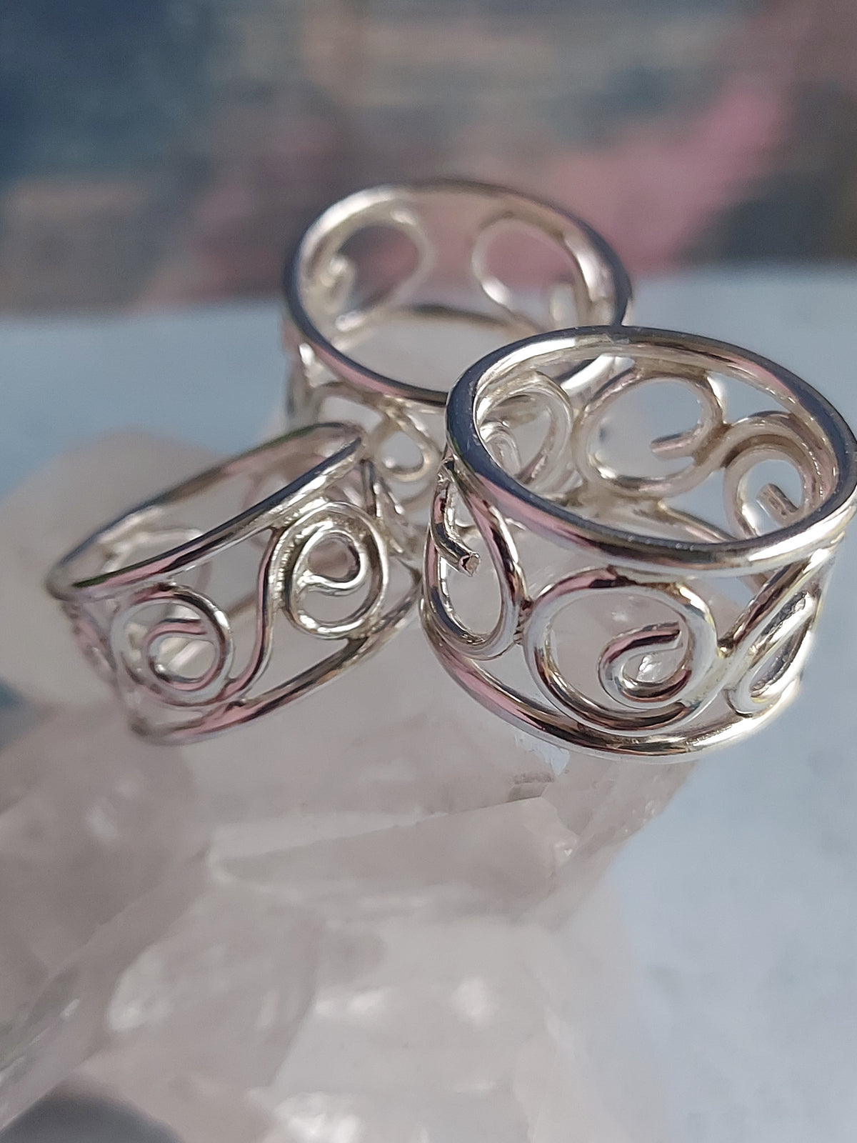 Spiral ring band